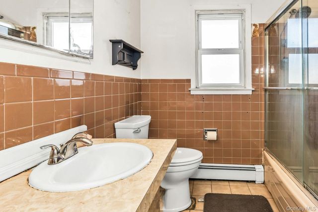 133 Baker Court, Island Park, NY 11558