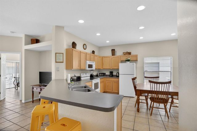 16801 LAZY BREEZE LOOP, Clermont, FL 34714