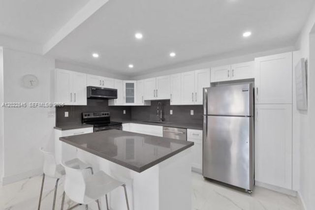 19390 Collins Ave 817, Sunny Isles Beach, FL 33160