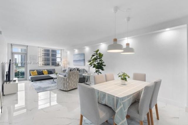 19390 Collins Ave 817, Sunny Isles Beach, FL 33160