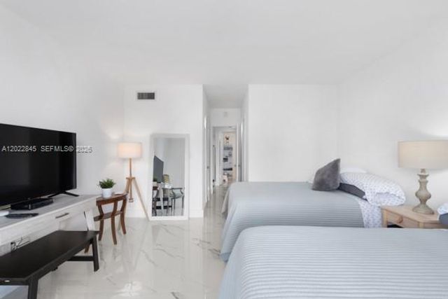 19390 Collins Ave 817, Sunny Isles Beach, FL 33160
