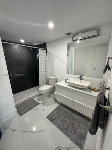 19390 Collins Ave 817, Sunny Isles Beach, FL 33160