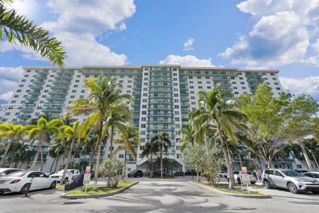19390 Collins Ave 817, Sunny Isles Beach, FL 33160