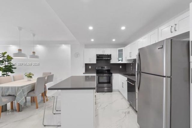 19390 Collins Ave 817, Sunny Isles Beach, FL 33160