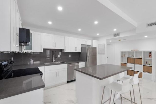 19390 Collins Ave 817, Sunny Isles Beach, FL 33160