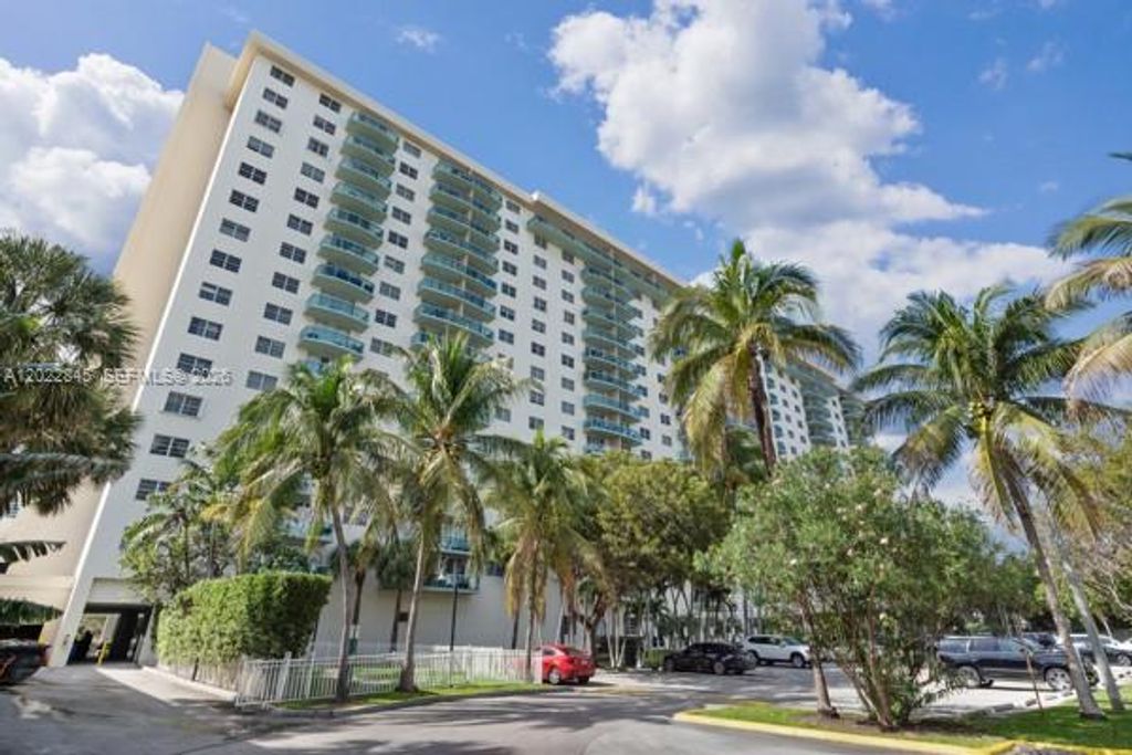 19390 Collins Ave 817, Sunny Isles Beach, FL 33160