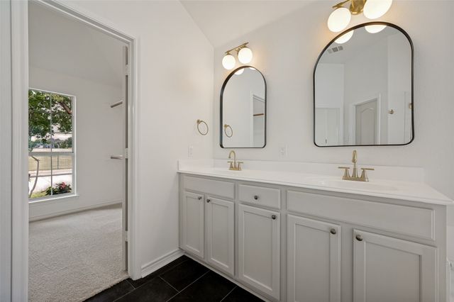 1128 Cotton Exchange Drive, Savannah, TX 76227