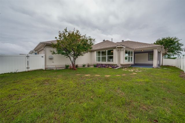 1128 Cotton Exchange Drive, Savannah, TX 76227