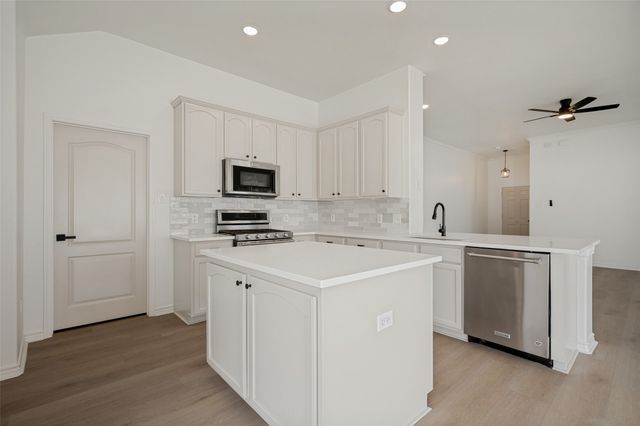 1128 Cotton Exchange Drive, Savannah, TX 76227