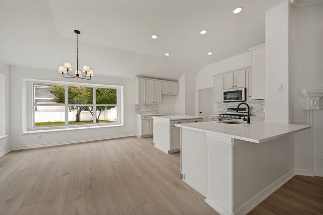 1128 Cotton Exchange Drive, Savannah, TX 76227