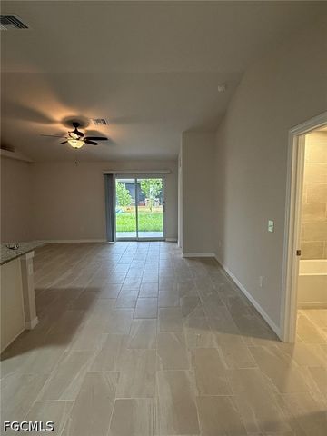 620 SE 7th ST, Cape Coral, FL 33990