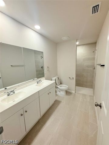 620 SE 7th ST, Cape Coral, FL 33990