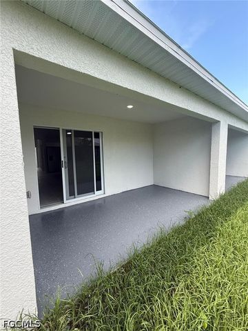 620 SE 7th ST, Cape Coral, FL 33990