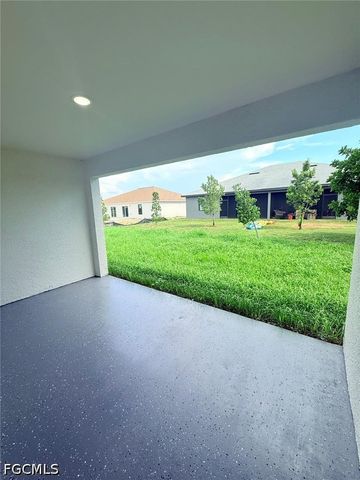 620 SE 7th ST, Cape Coral, FL 33990