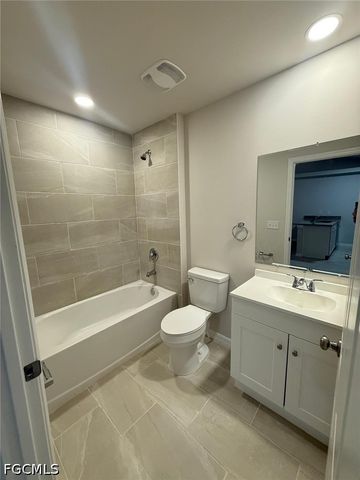 620 SE 7th ST, Cape Coral, FL 33990