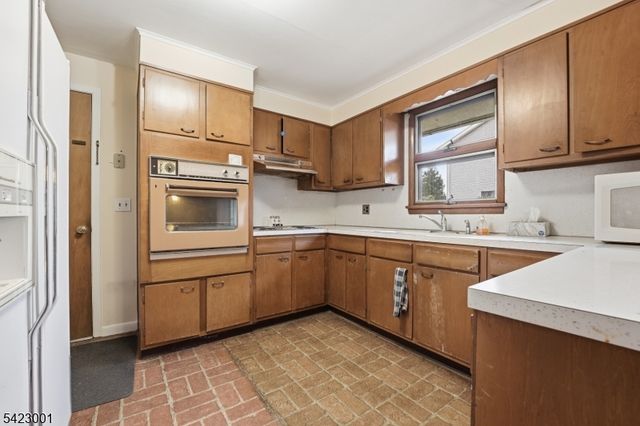 46 Shawnee Trl, Sparta Twp., NJ 07871