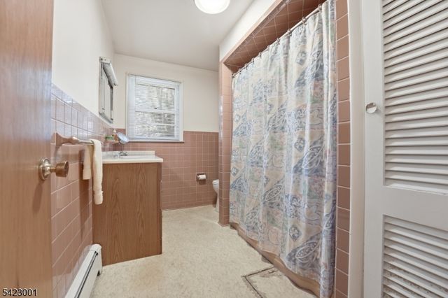 46 Shawnee Trl, Sparta Twp., NJ 07871