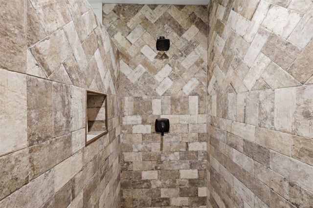 221 Oak Road, Clear Lake Shores, TX 77565