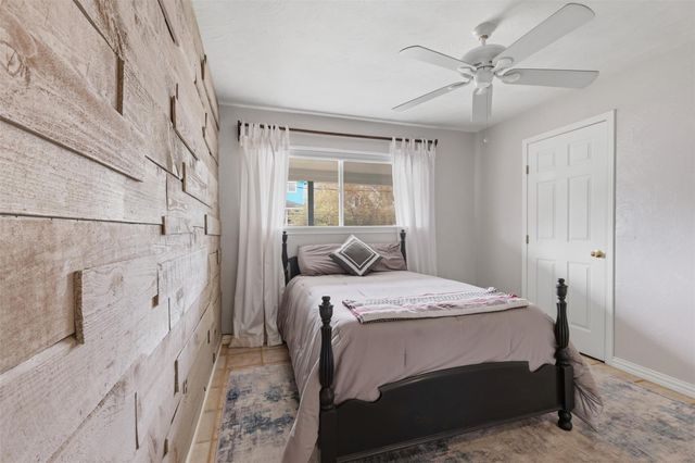 221 Oak Road, Clear Lake Shores, TX 77565