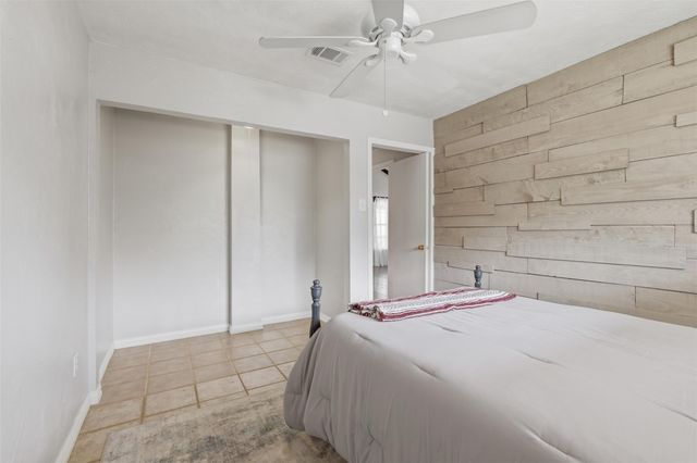 221 Oak Road, Clear Lake Shores, TX 77565