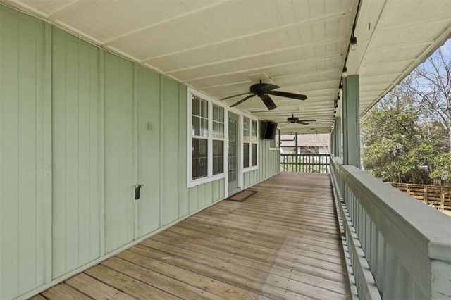 221 Oak Road, Clear Lake Shores, TX 77565