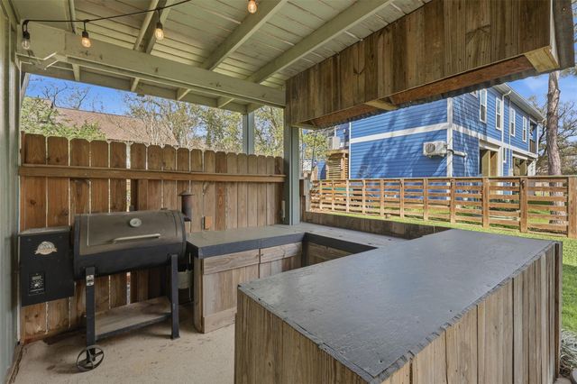 221 Oak Road, Clear Lake Shores, TX 77565