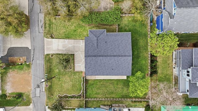 221 Oak Road, Clear Lake Shores, TX 77565