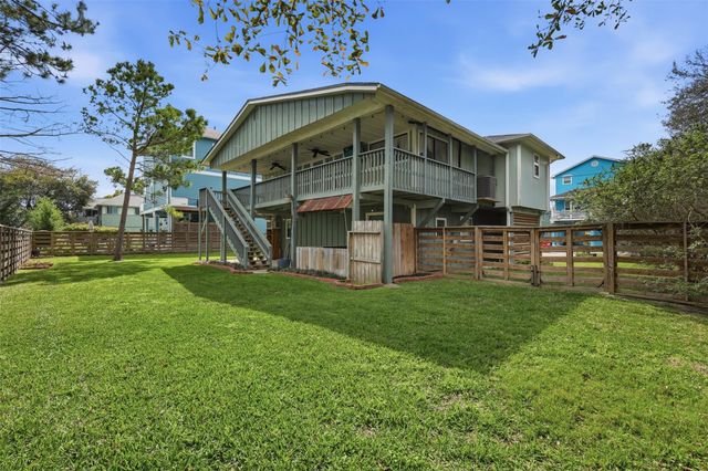 221 Oak Road, Clear Lake Shores, TX 77565