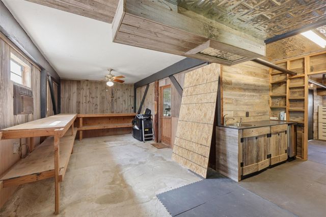 221 Oak Road, Clear Lake Shores, TX 77565