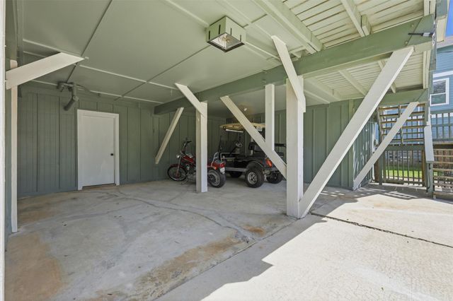 221 Oak Road, Clear Lake Shores, TX 77565