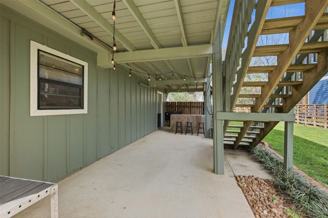 221 Oak Road, Clear Lake Shores, TX 77565