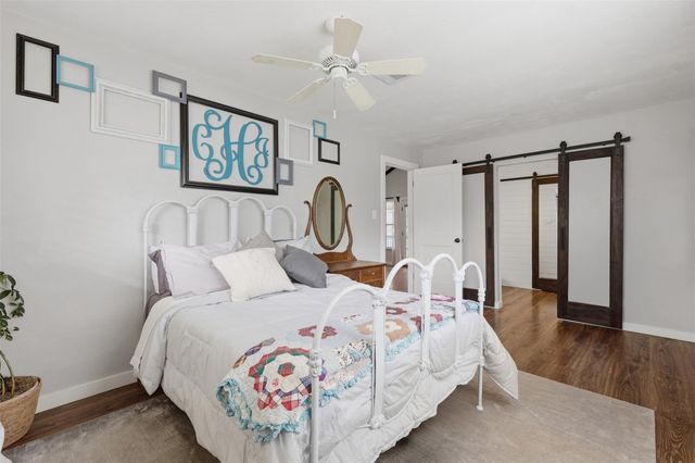 221 Oak Road, Clear Lake Shores, TX 77565