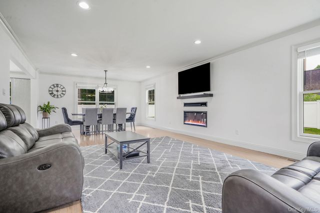 122 4th Street, Saint James, NY 11780