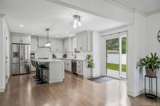 122 4th Street, Saint James, NY 11780