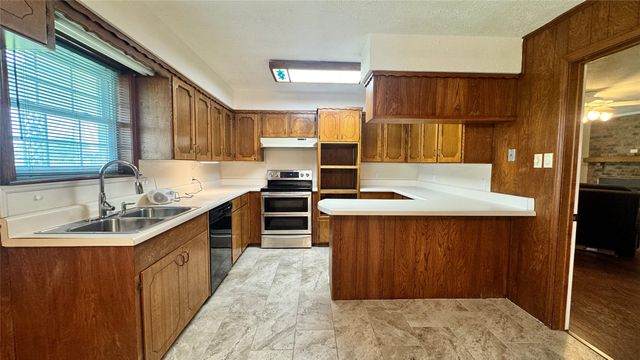 2050 Griffith Avenue, Terrell, TX 75160