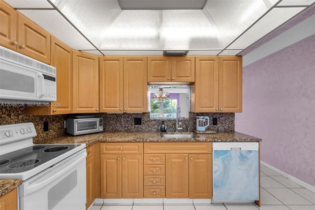2502 Antigua Terrace J3, Coconut Creek, FL 33066