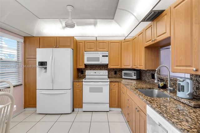 2502 Antigua Terrace J3, Coconut Creek, FL 33066