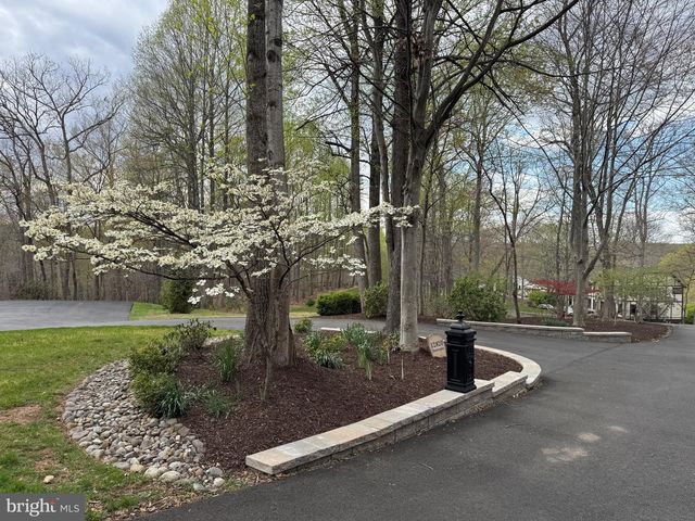 12820 DUNVEGAN DR, Clifton, VA 20124