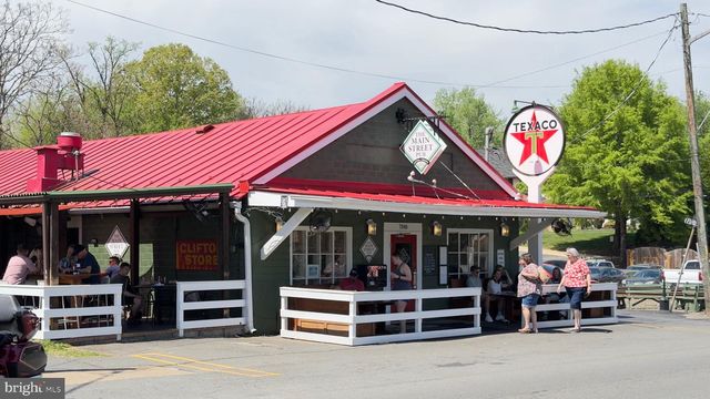 12820 DUNVEGAN DR, Clifton, VA 20124