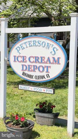 12820 DUNVEGAN DR, Clifton, VA 20124