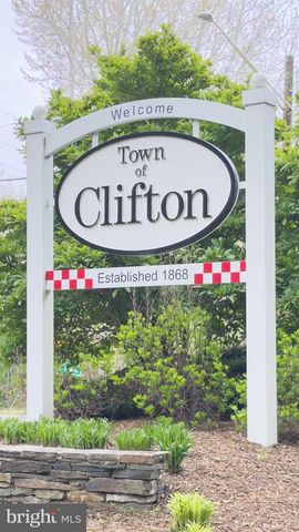 12820 DUNVEGAN DR, Clifton, VA 20124