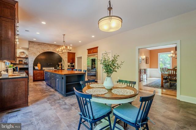 12820 DUNVEGAN DR, Clifton, VA 20124