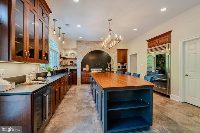 12820 DUNVEGAN DR, Clifton, VA 20124
