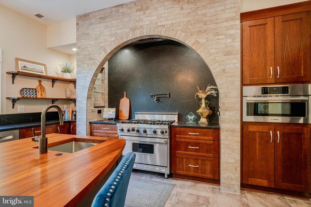 12820 DUNVEGAN DR, Clifton, VA 20124