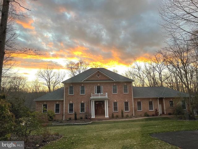 12820 DUNVEGAN DR, Clifton, VA 20124