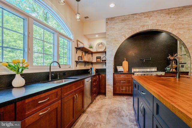 12820 DUNVEGAN DR, Clifton, VA 20124