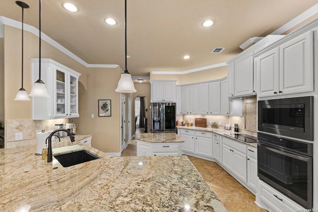 30210 Setterfeld, Fair Oaks Ranch, TX 78015