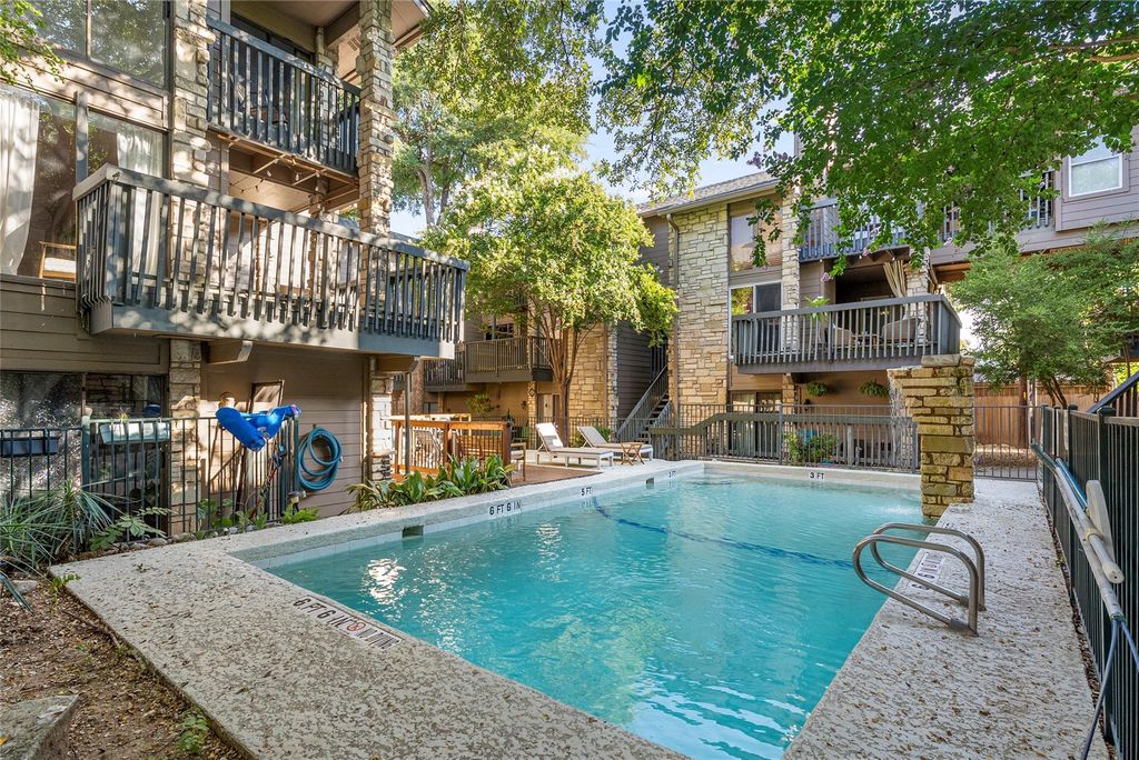 3627 Menchaca RD 103, Austin, TX 78704