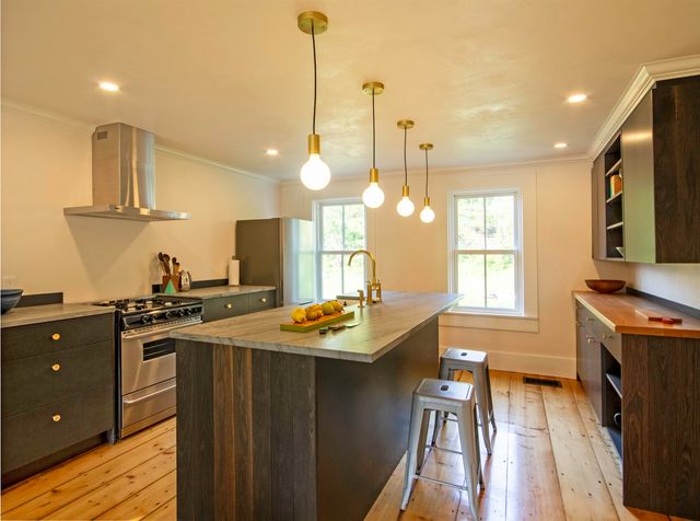 204 West River Road, Lincoln, VT 05443
