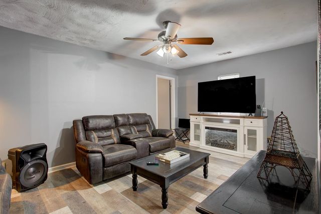 5054 GULL RD, Memphis, TN 38109